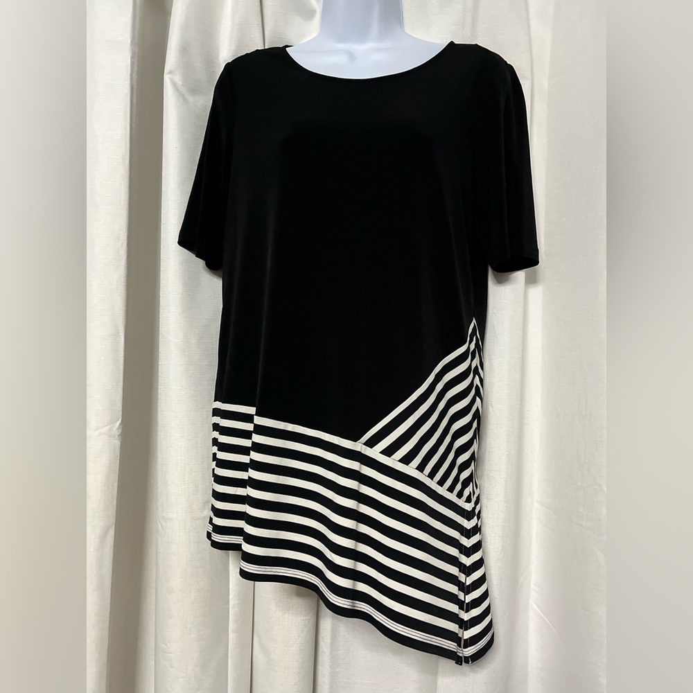 Calvin Klein Women’s High Low Black And White Striped Shirt Size X-Small